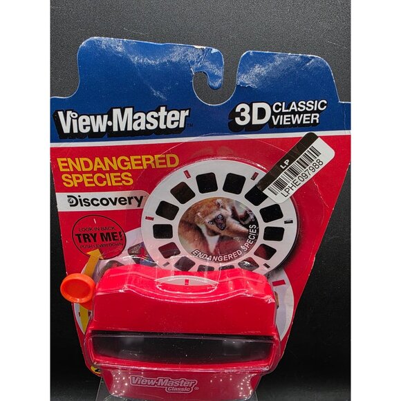 View-Master Classic 3D Viewer Endangered Species Set Includes 2 Reels - Picture 2 of 7